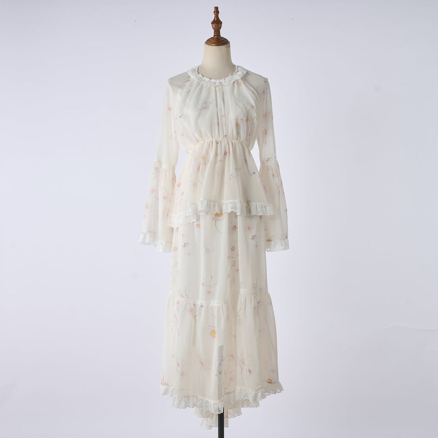 Woman Dress With Ruffled Edge Trim