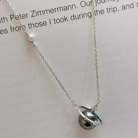 Planet Pearl Pendant Necklace