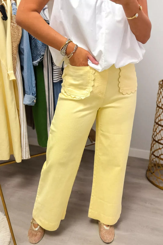 Solid Color Scalloped Patch Pocket Shift Jeans